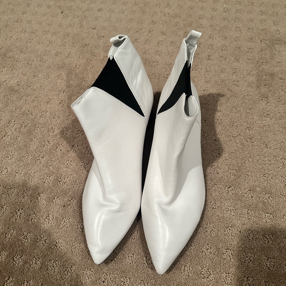 Size 9.5 Nine West booties